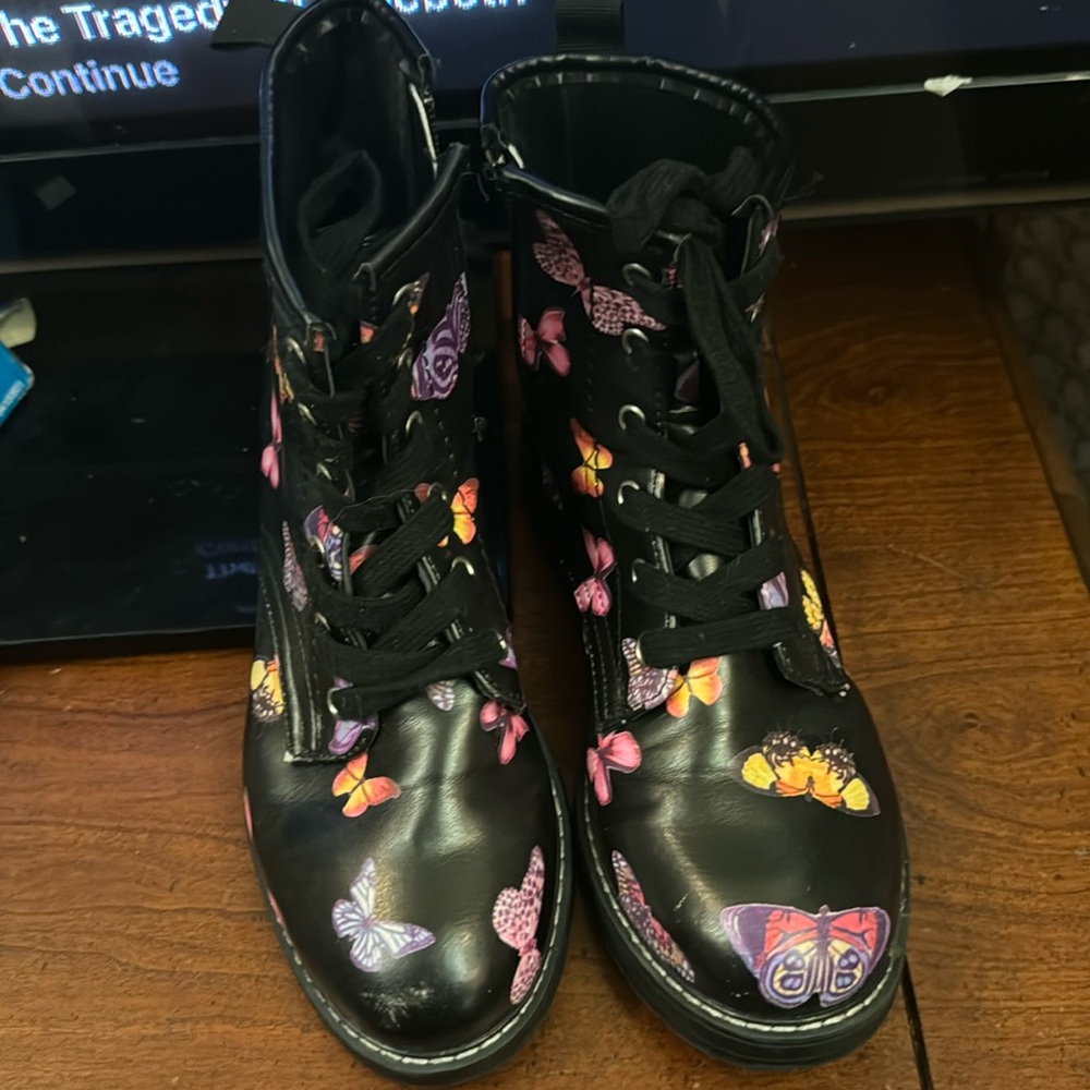 Kids butterfly Steve Madden